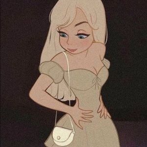 Meet your Posher, Ava